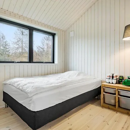 Feriehus 3 Værelses Hyggelig Bolig I Aakirkeby
