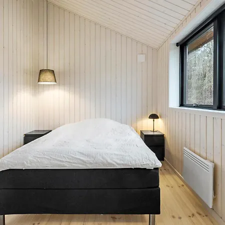 Feriehus 3 Værelses Hyggelig Bolig I Aakirkeby *