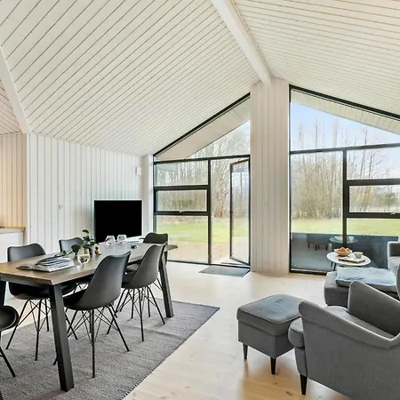 Feriehus 3 Værelses Hyggelig Bolig I Aakirkeby Vester Somarken