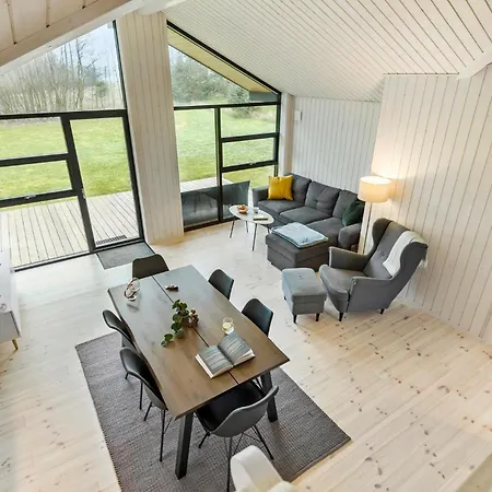 Feriehus 3 Værelses Hyggelig Bolig I Aakirkeby Vester Somarken